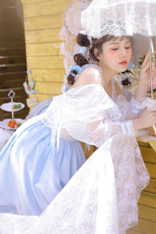 和校花在仓库